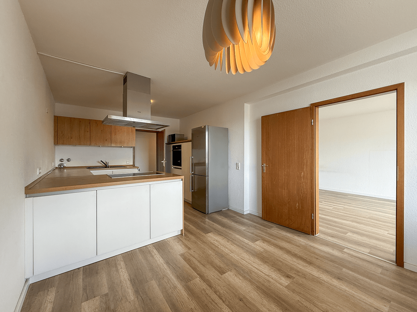 Prenájom bytu 3-izbový 106 m², Düsseldorfer Str. 67, Leverkusen, Severné Porýnie - Westfálsko Prenájom bytu 3-izbový 106 m², Düsseldorfer Str. 67, Leverkusen, Severné Porýnie - Westfálsko