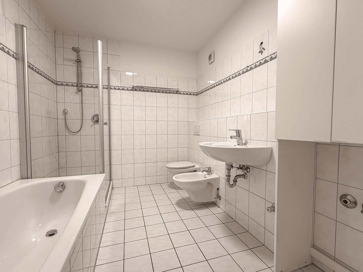 Prenájom bytu 3-izbový 106 m², Düsseldorfer Str. 67, Leverkusen, Severné Porýnie - Westfálsko Prenájom bytu 3-izbový 106 m², Düsseldorfer Str. 67, Leverkusen, Severné Porýnie - Westfálsko