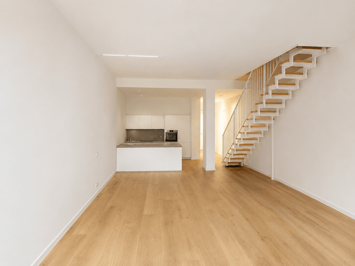 Prenájom domu 141 m², pozemek 80 m², Frankfurt, Hesensko Prenájom domu 141 m², pozemek 80 m², Frankfurt, Hesensko