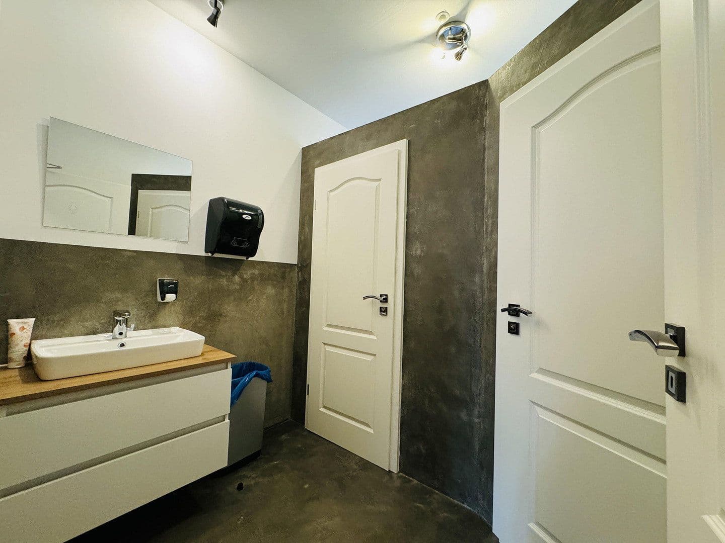 Prenájom kancelárie 246 m², Waldstr. 22, Dormagen, Severné Porýnie - Westfálsko Prenájom kancelárie 246 m², Waldstr. 22, Dormagen, Severné Porýnie - Westfálsko