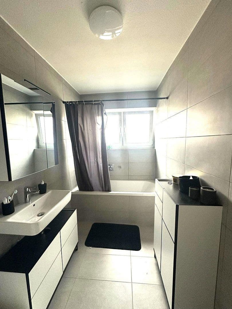 Prenájom bytu 4-izbový 80 m², Bahnhofstraße 42, Elchingen, Bavorsko Prenájom bytu 4-izbový 80 m², Bahnhofstraße 42, Elchingen, Bavorsko