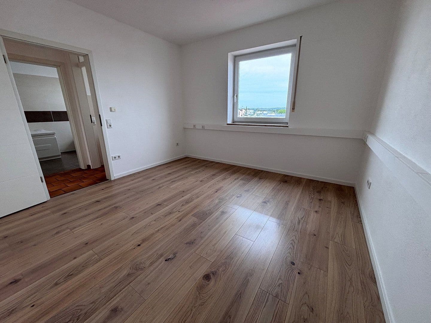 Prenájom bytu 7-izbový 175 m², Gilching, Bavorsko Prenájom bytu 7-izbový 175 m², Gilching, Bavorsko
