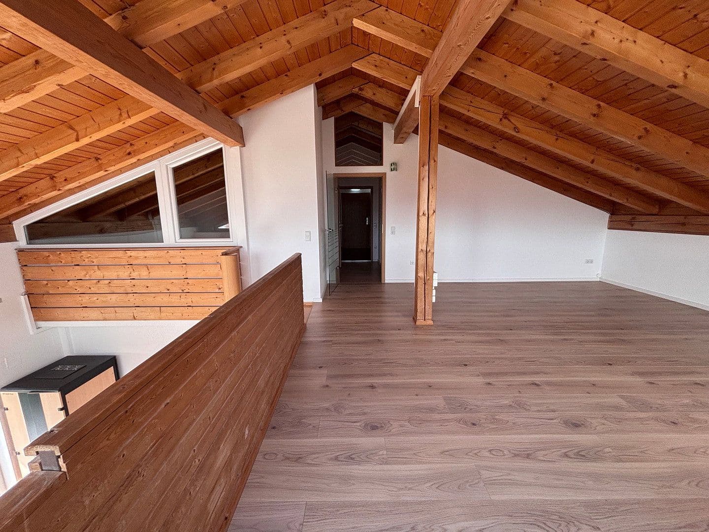 Prenájom bytu 7-izbový 175 m², Gilching, Bavorsko Prenájom bytu 7-izbový 175 m², Gilching, Bavorsko