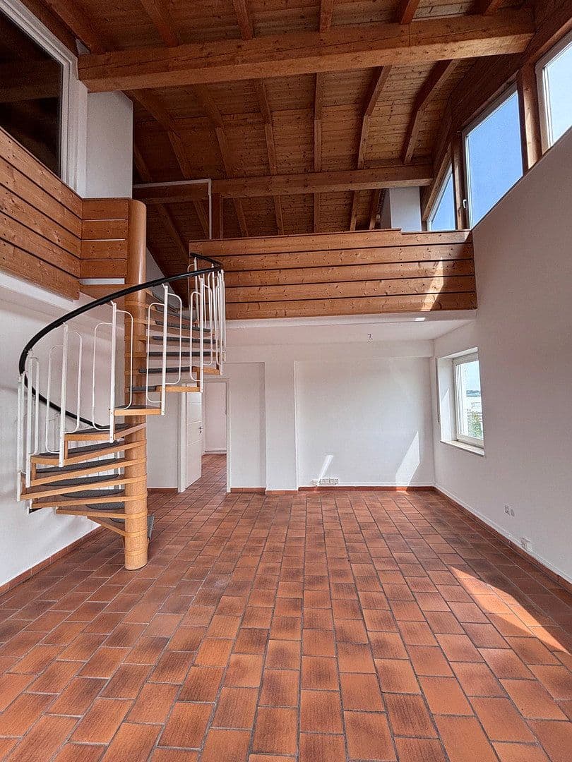 Prenájom bytu 7-izbový 175 m², Gilching, Bavorsko Prenájom bytu 7-izbový 175 m², Gilching, Bavorsko