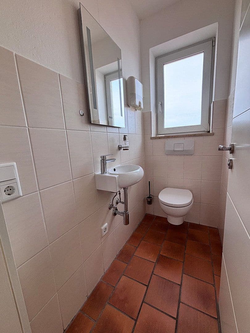 Prenájom bytu 7-izbový 175 m², Gilching, Bavorsko Prenájom bytu 7-izbový 175 m², Gilching, Bavorsko