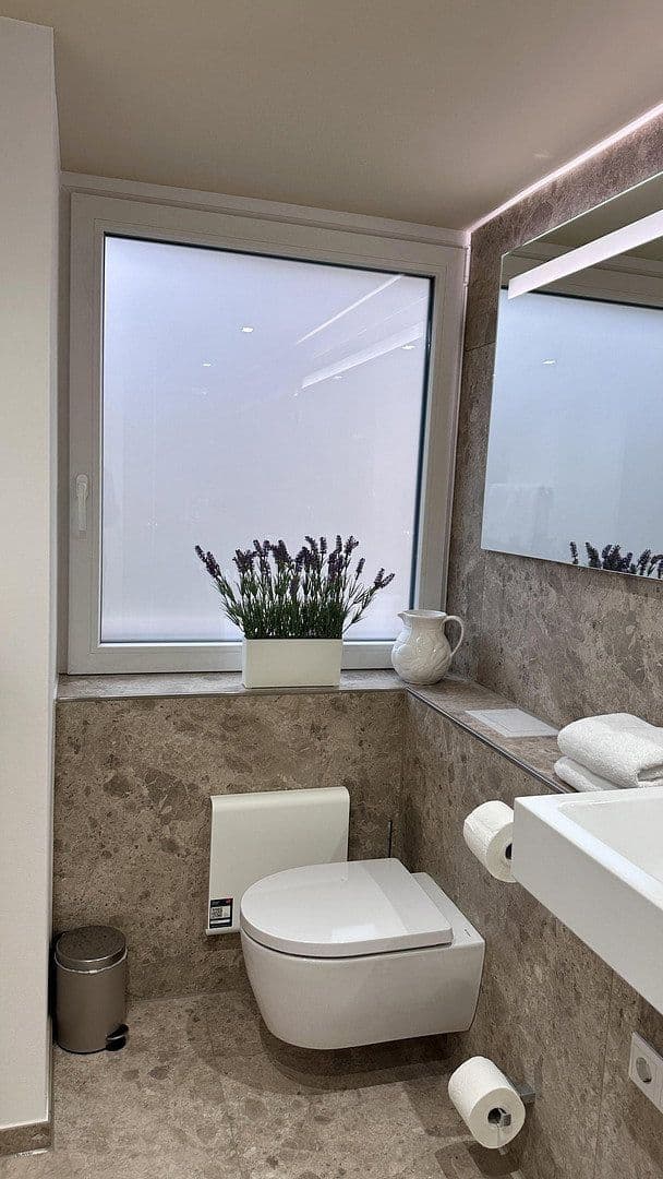 Prenájom bytu 1-izbový 38 m², Oberbilker Allee 39, Düsseldorf, Severné Porýnie - Westfálsko Prenájom bytu 1-izbový 38 m², Oberbilker Allee 39, Düsseldorf, Severné Porýnie - Westfálsko