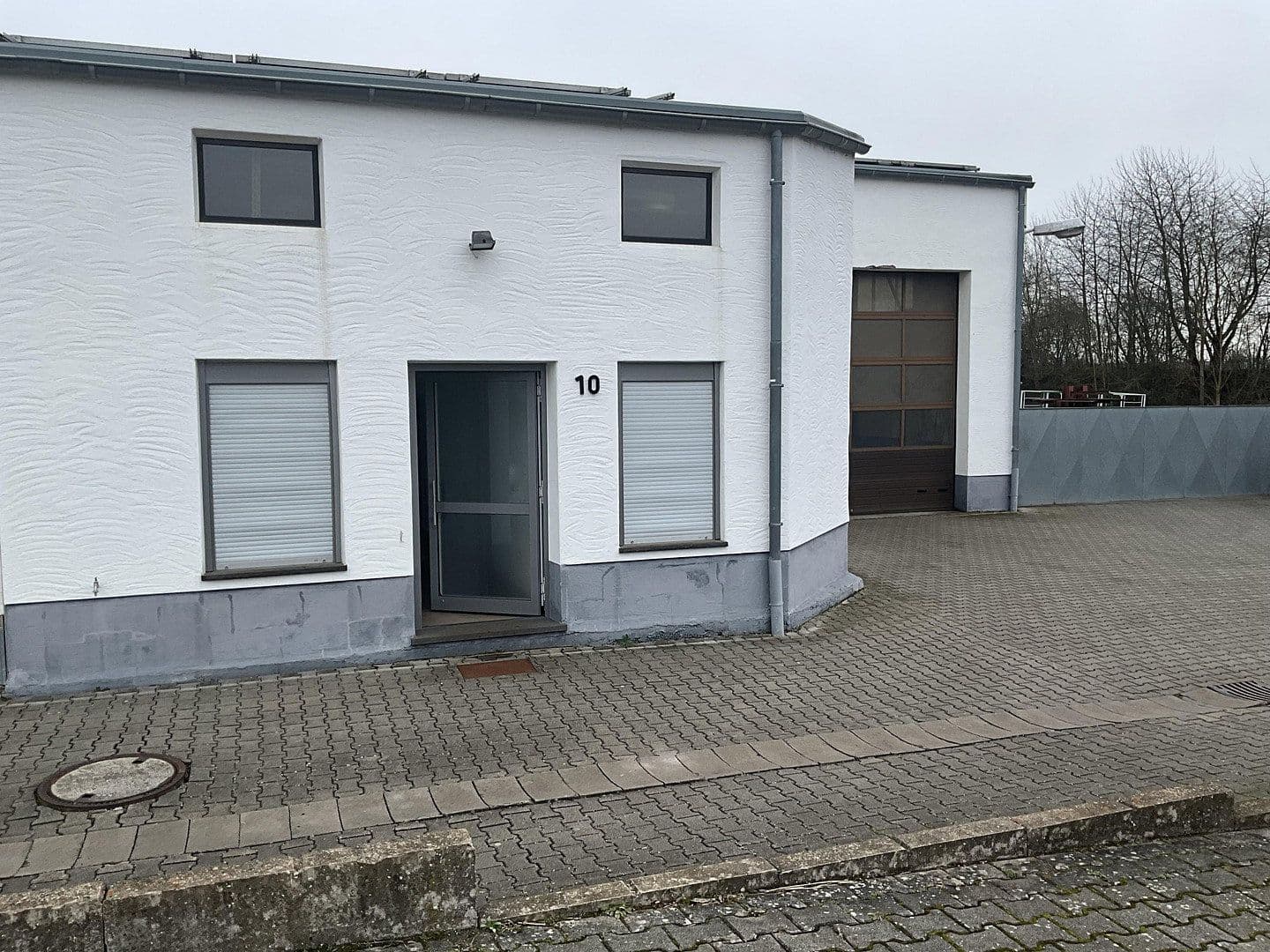 Prenájom nebytového priestoru 3.000 m², Polch, Porýnie-Falcko Prenájom nebytového priestoru 3.000 m², Polch, Porýnie-Falcko