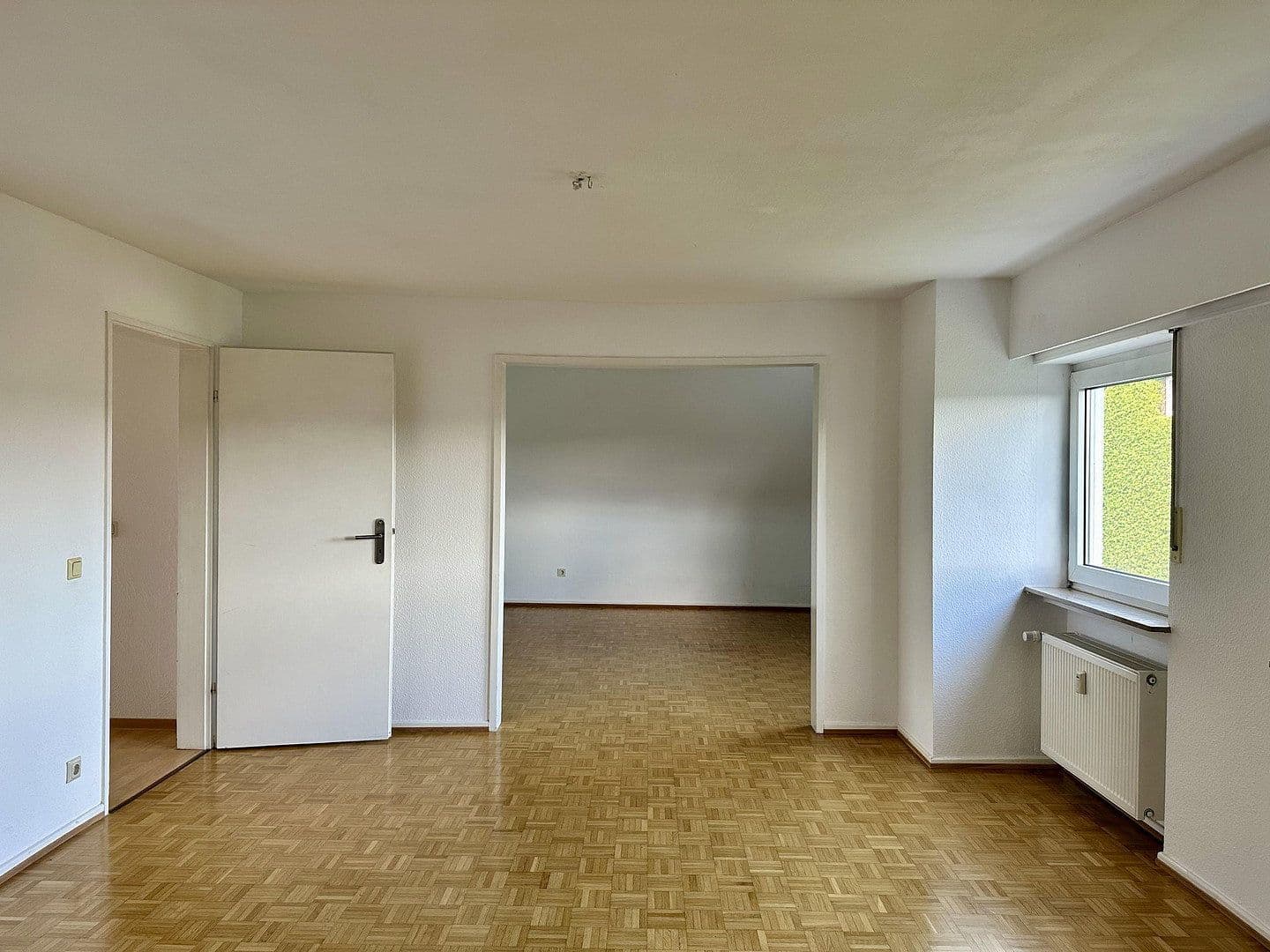 Prenájom bytu 3-izbový 98 m², Saarbrücken, Sársko Prenájom bytu 3-izbový 98 m², Saarbrücken, Sársko