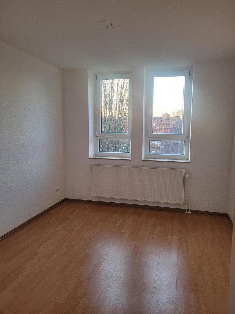 Prenájom bytu 3-izbový 81 m², Norderneystr. 9, Wilhelmshaven, Dolné Sasko Prenájom bytu 3-izbový 81 m², Norderneystr. 9, Wilhelmshaven, Dolné Sasko