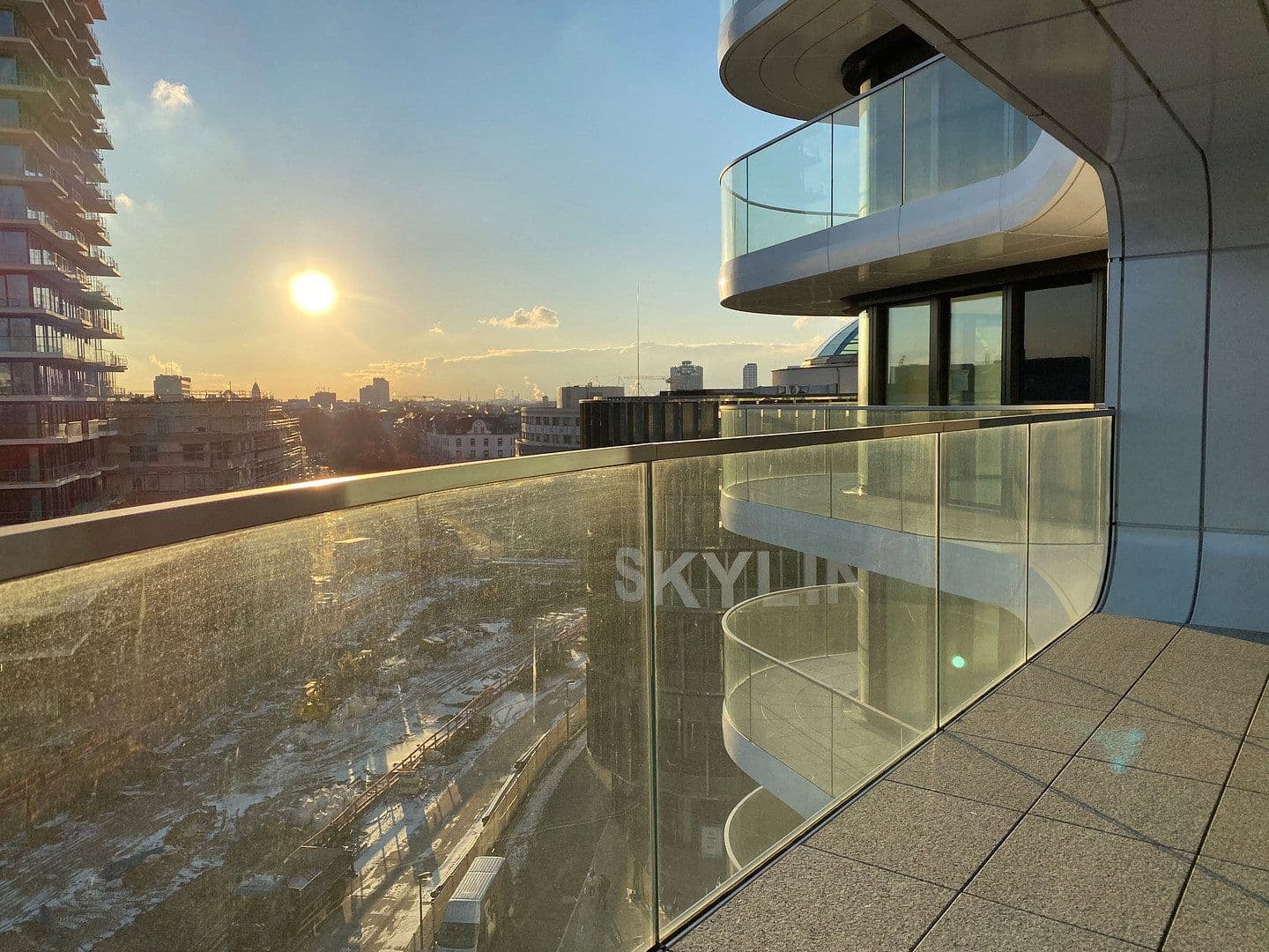 Prenájom bytu 4-izbový 110 m², Europa-Allee 2, Frankfurt am Main, Hesensko Prenájom bytu 4-izbový 110 m², Europa-Allee 2, Frankfurt am Main, Hesensko