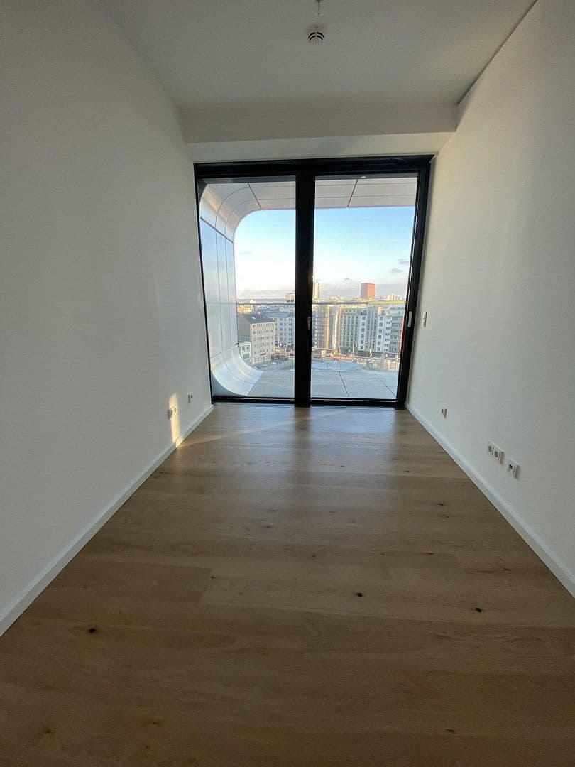 Prenájom bytu 4-izbový 110 m², Europa-Allee 2, Frankfurt am Main, Hesensko Prenájom bytu 4-izbový 110 m², Europa-Allee 2, Frankfurt am Main, Hesensko