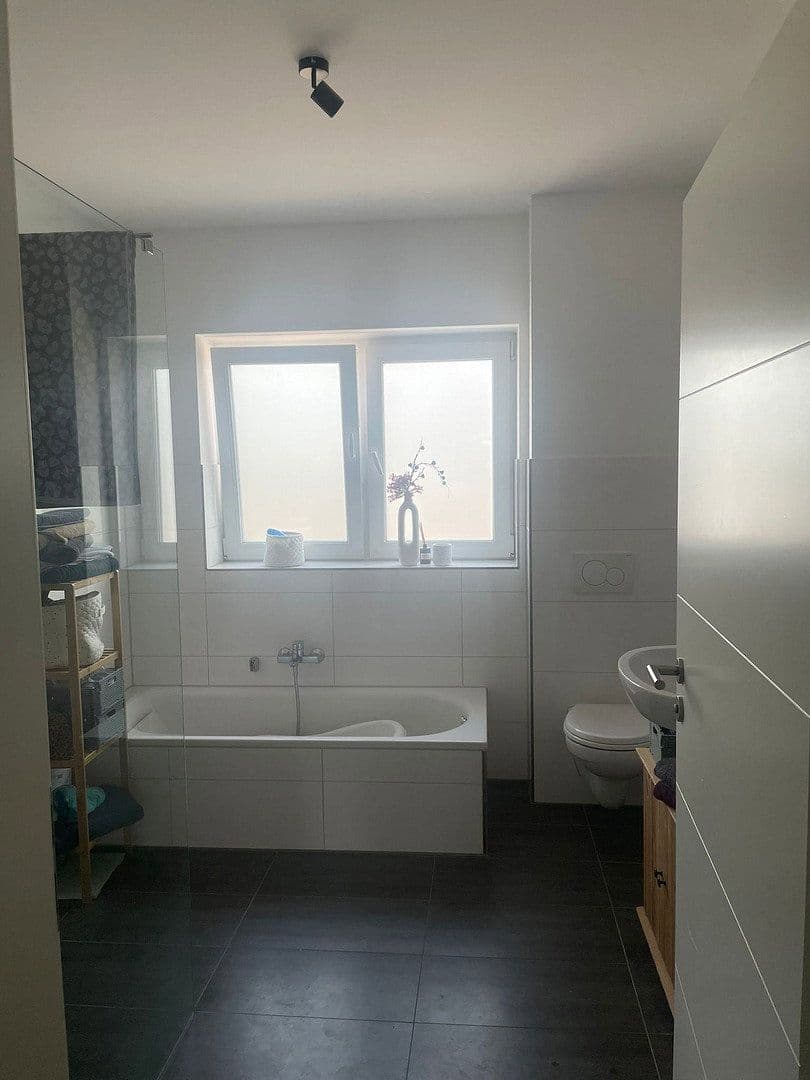 Prenájom domu 125 m², pozemek 310 m², Hainbuchenweg 3a, Lauenburg/Elbe, Šlezvicko-Holštajnsko Prenájom domu 125 m², pozemek 310 m², Hainbuchenweg 3a, Lauenburg/Elbe, Šlezvicko-Holštajnsko