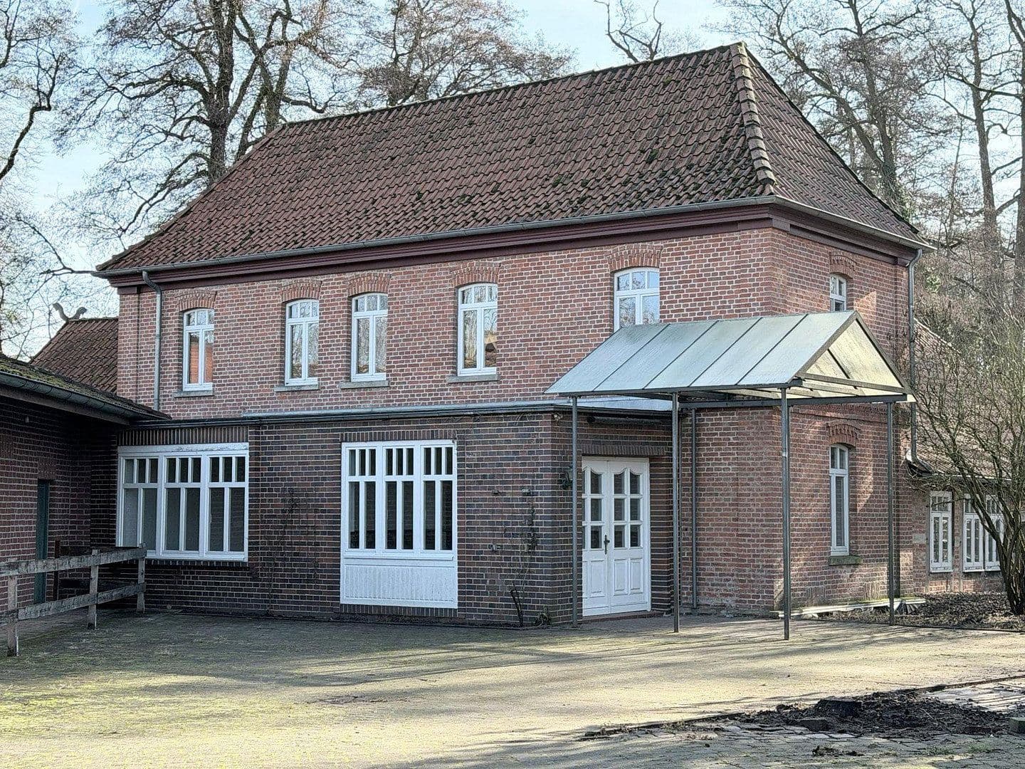 Prenájom domu 227 m², pozemek 550 m², An der Alpe 2, Neustadt am Rübenberge, Dolné Sasko Prenájom domu 227 m², pozemek 550 m², An der Alpe 2, Neustadt am Rübenberge, Dolné Sasko