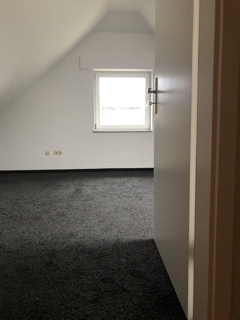Prenájom domu 180 m², pozemek 290 m², Franz-Schubert-Str. 14, Ratingen, Severné Porýnie - Westfálsko Prenájom domu 180 m², pozemek 290 m², Franz-Schubert-Str. 14, Ratingen, Severné Porýnie - Westfálsko