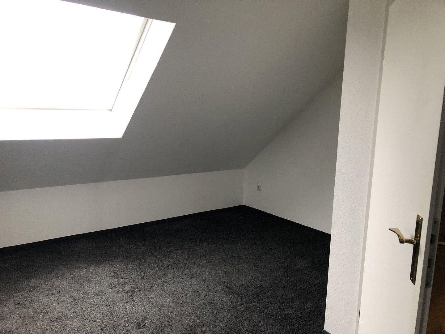Prenájom domu 180 m², pozemek 290 m², Franz-Schubert-Str. 14, Ratingen, Severné Porýnie - Westfálsko Prenájom domu 180 m², pozemek 290 m², Franz-Schubert-Str. 14, Ratingen, Severné Porýnie - Westfálsko