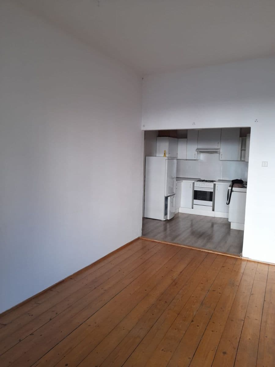 Prenájom bytu 2-izbový 60 m², Osadní, Praha, Praha Prenájom bytu 2-izbový 60 m², Osadní, Praha, Praha