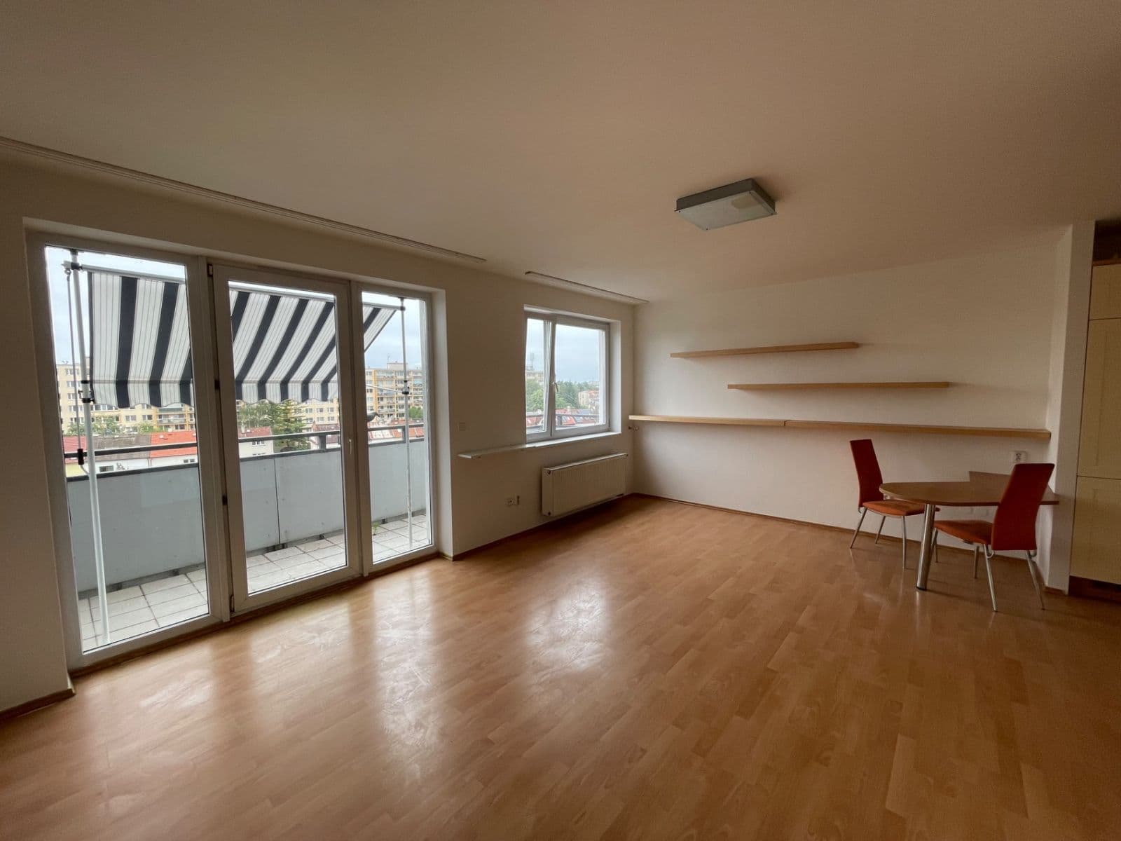 Prenájom bytu 2-izbový 64 m², Teplická, Praha, Praha Prenájom bytu 2-izbový 64 m², Teplická, Praha, Praha