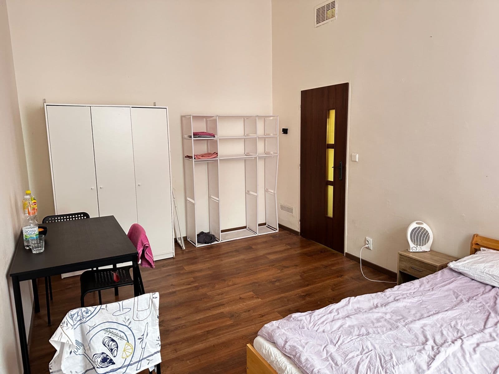 Prenájom bytu 1-izbový 38 m², Chelčického, Praha, Praha Prenájom bytu 1-izbový 38 m², Chelčického, Praha, Praha