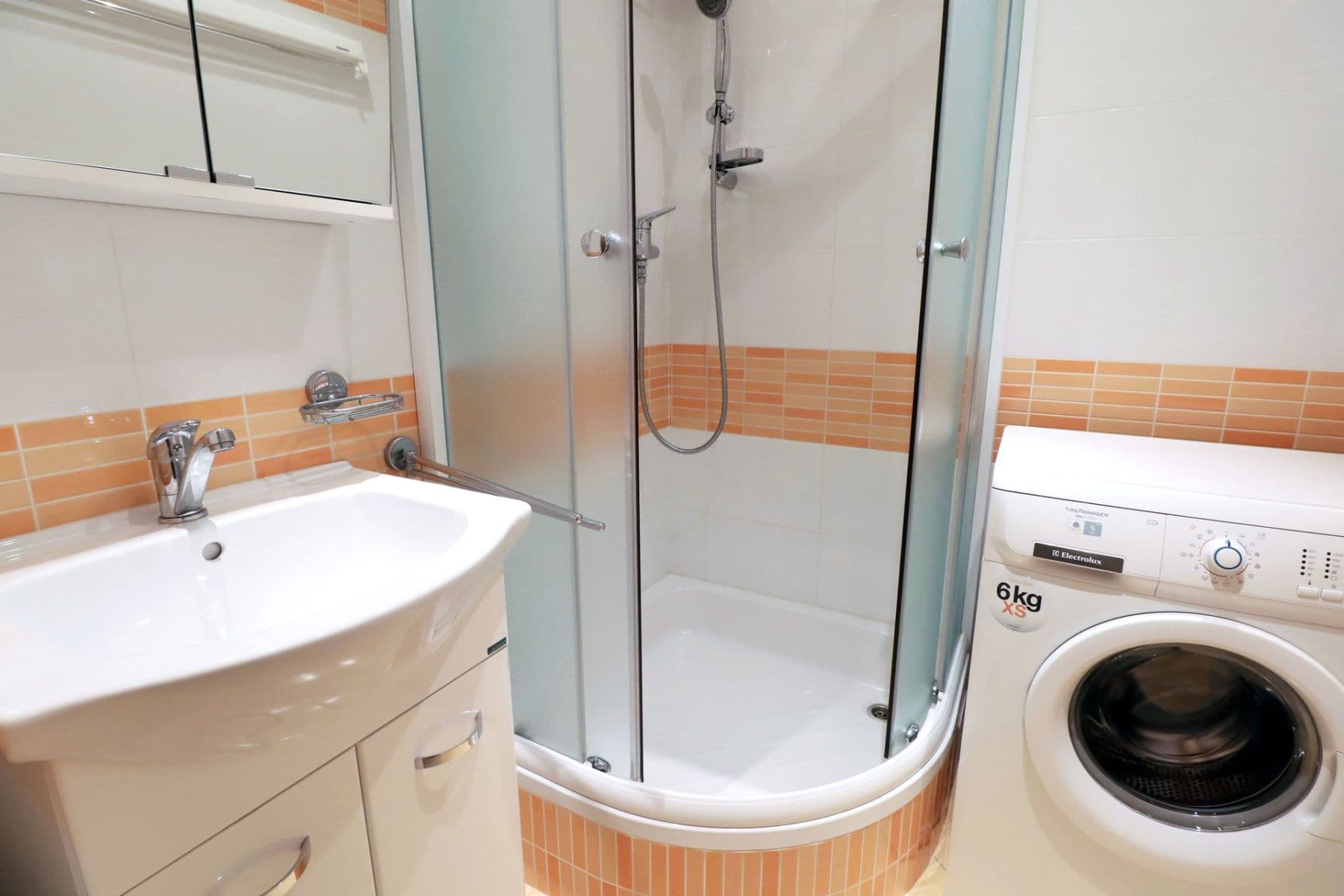 Prenájom bytu 3-izbový 58 m², Novodvorská, Praha, Praha Prenájom bytu 3-izbový 58 m², Novodvorská, Praha, Praha