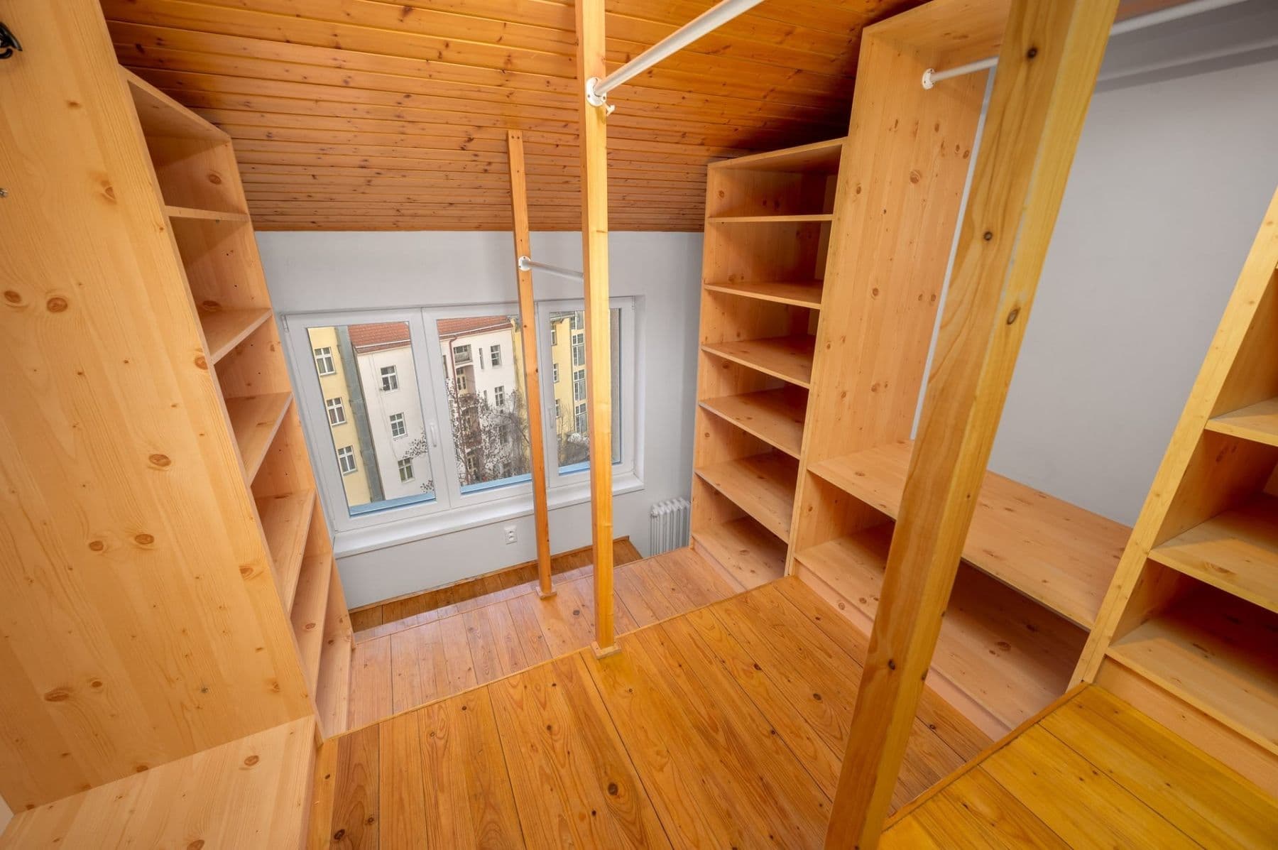 Prenájom bytu 5-izbový 191 m², Čajkovského, Praha, Praha Prenájom bytu 5-izbový 191 m², Čajkovského, Praha, Praha