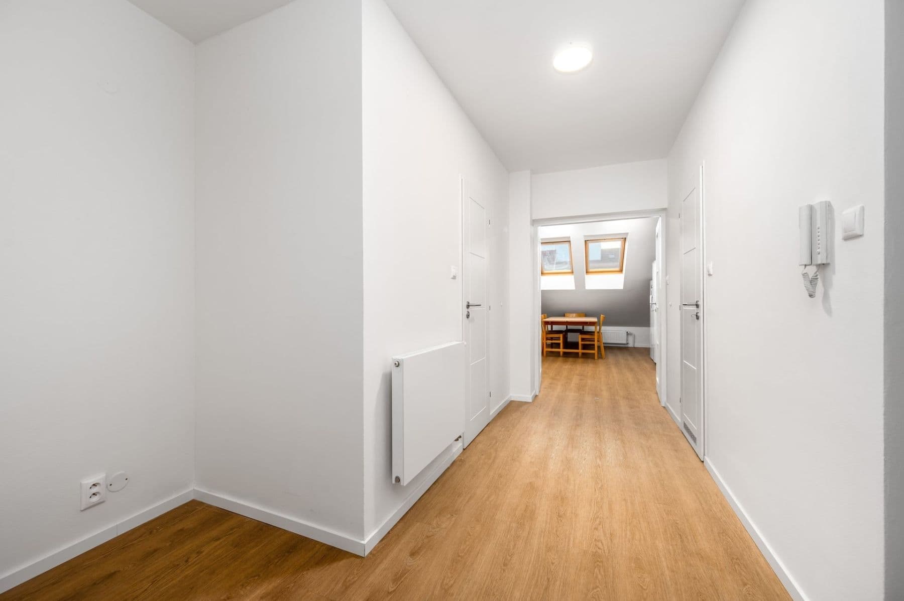 Prenájom bytu 5-izbový 191 m², Čajkovského, Praha, Praha Prenájom bytu 5-izbový 191 m², Čajkovského, Praha, Praha