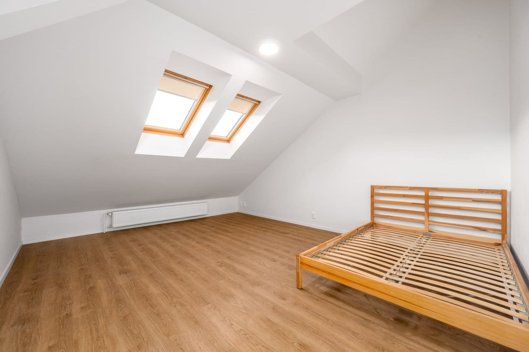 Prenájom bytu 5-izbový 191 m², Čajkovského, Praha, Praha Prenájom bytu 5-izbový 191 m², Čajkovského, Praha, Praha