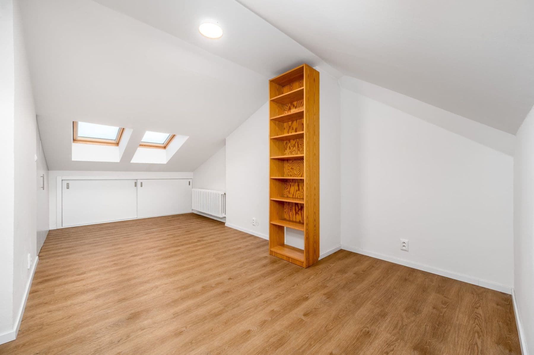 Prenájom bytu 5-izbový 191 m², Čajkovského, Praha, Praha Prenájom bytu 5-izbový 191 m², Čajkovského, Praha, Praha