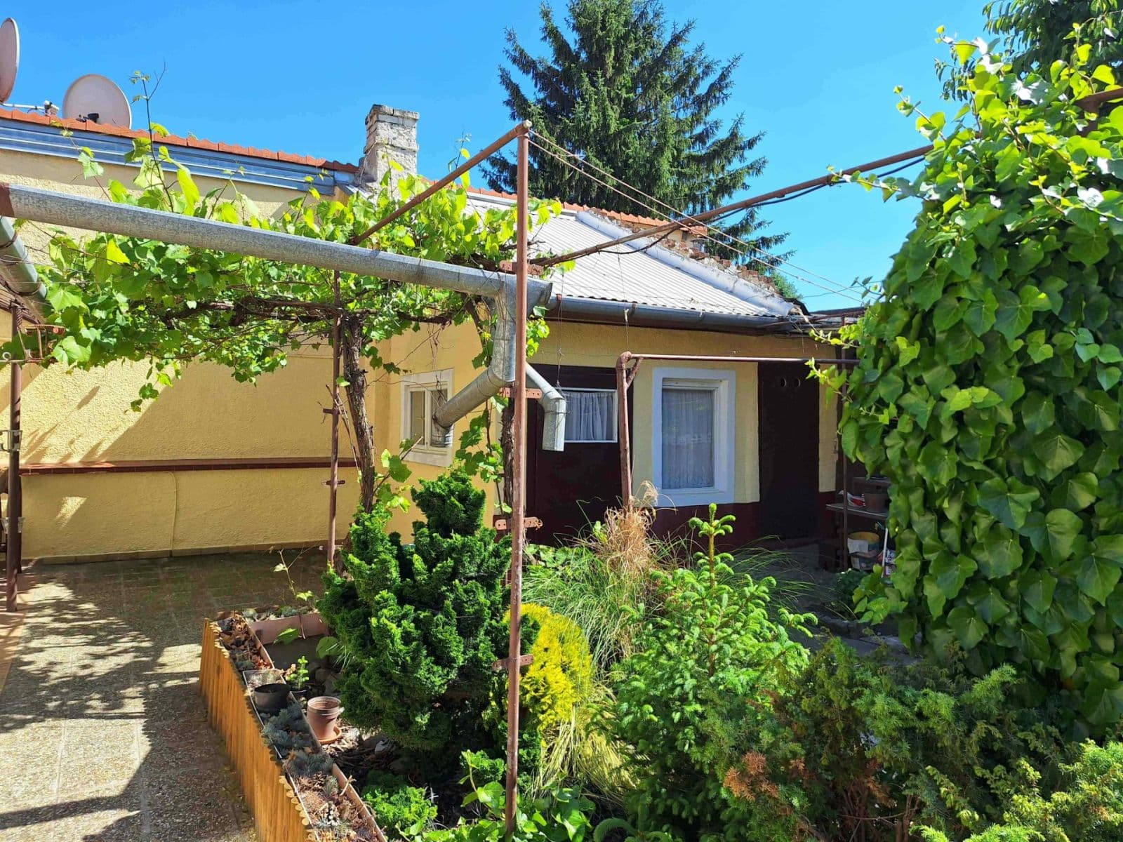Predaj domu 115 m², pozemek 402 m², Komjatická, Nové Zámky, Nitriansky kraj Predaj domu 115 m², pozemek 402 m², Komjatická, Nové Zámky, Nitriansky kraj