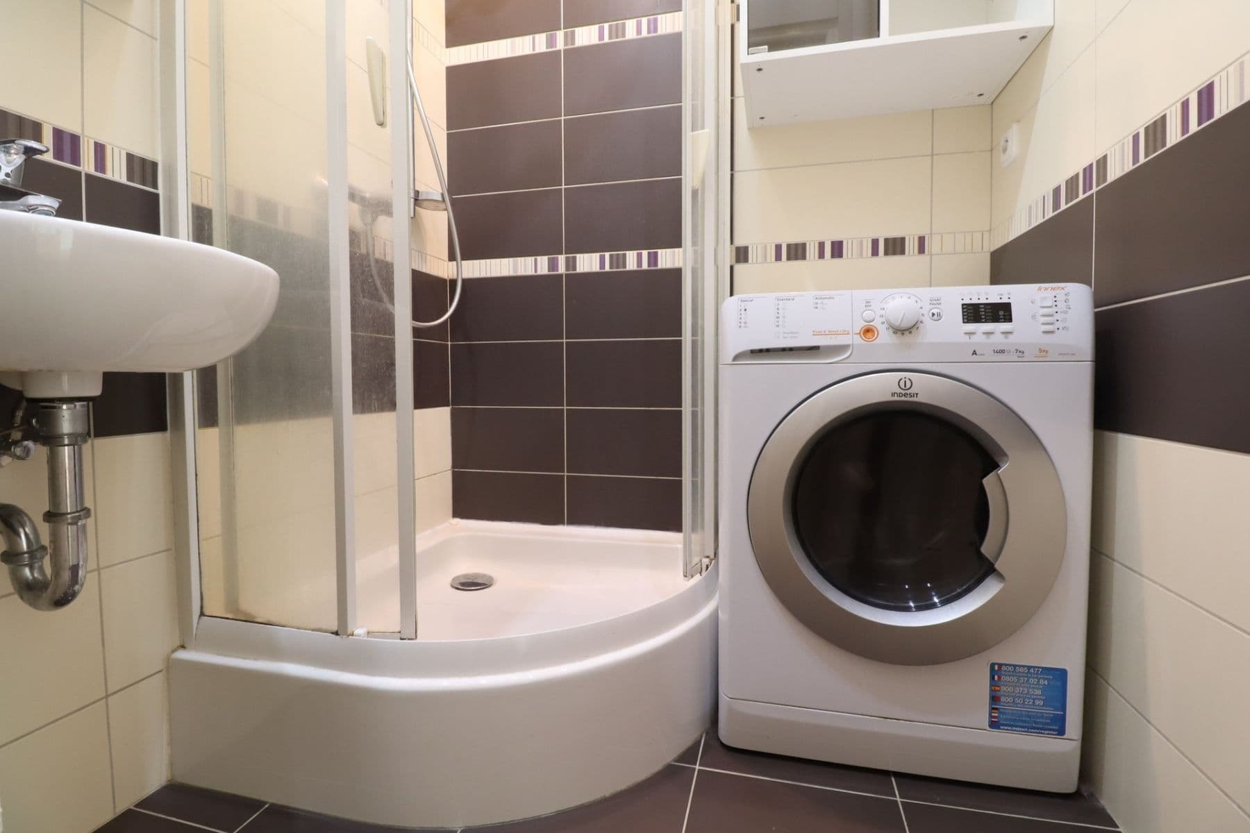 Prenájom bytu 2-izbový 50 m², Káranská, Praha, Praha Prenájom bytu 2-izbový 50 m², Káranská, Praha, Praha