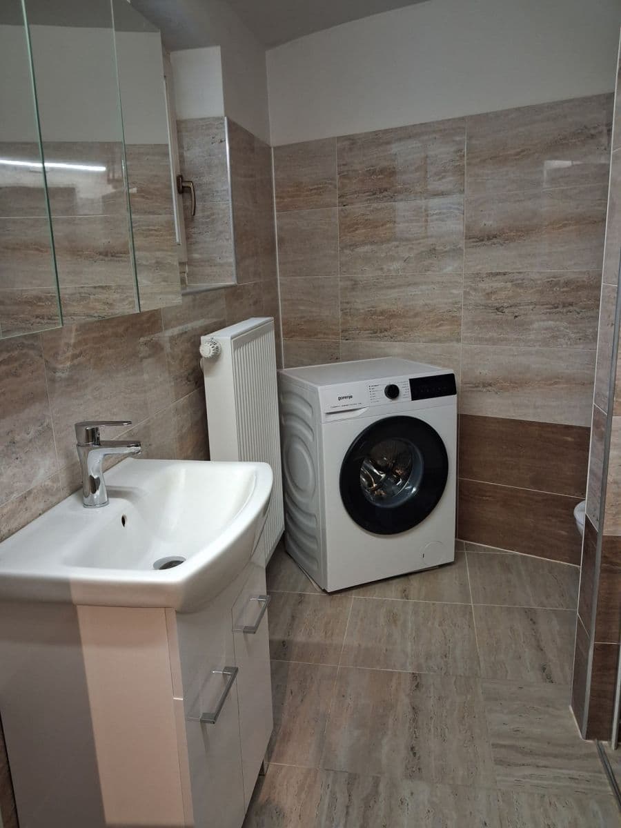 Prenájom bytu 2-izbový 47 m², Vratislavova, Praha, Praha Prenájom bytu 2-izbový 47 m², Vratislavova, Praha, Praha