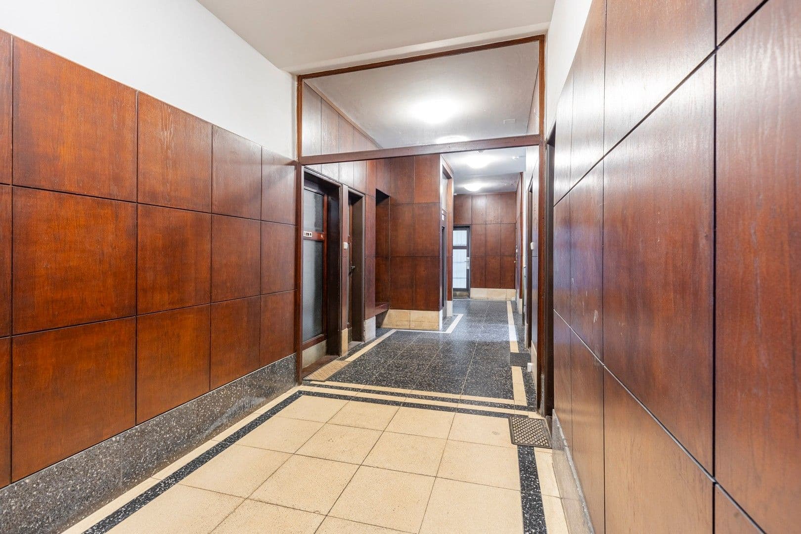 Prenájom bytu 4-izbový 105 m², Antonínská, Praha, Praha Prenájom bytu 4-izbový 105 m², Antonínská, Praha, Praha