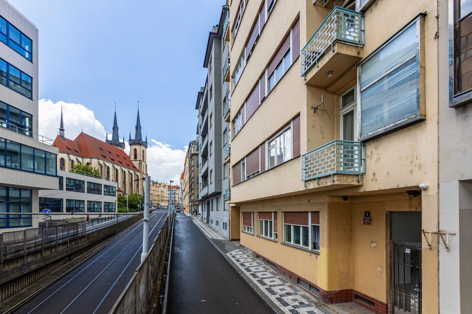 Prenájom bytu 4-izbový 105 m², Antonínská, Praha, Praha Prenájom bytu 4-izbový 105 m², Antonínská, Praha, Praha