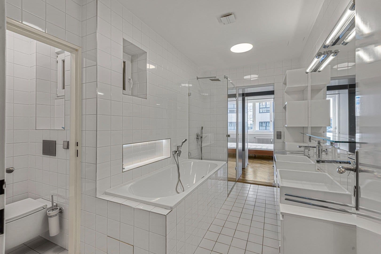 Prenájom bytu 4-izbový 105 m², Antonínská, Praha, Praha Prenájom bytu 4-izbový 105 m², Antonínská, Praha, Praha