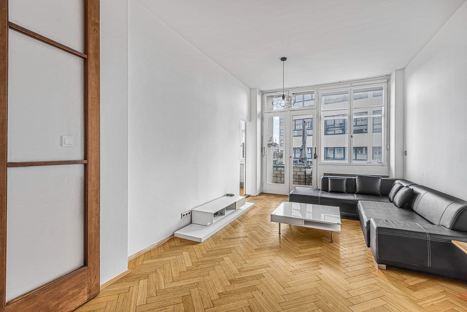 Prenájom bytu 4-izbový 105 m², Antonínská, Praha, Praha Prenájom bytu 4-izbový 105 m², Antonínská, Praha, Praha