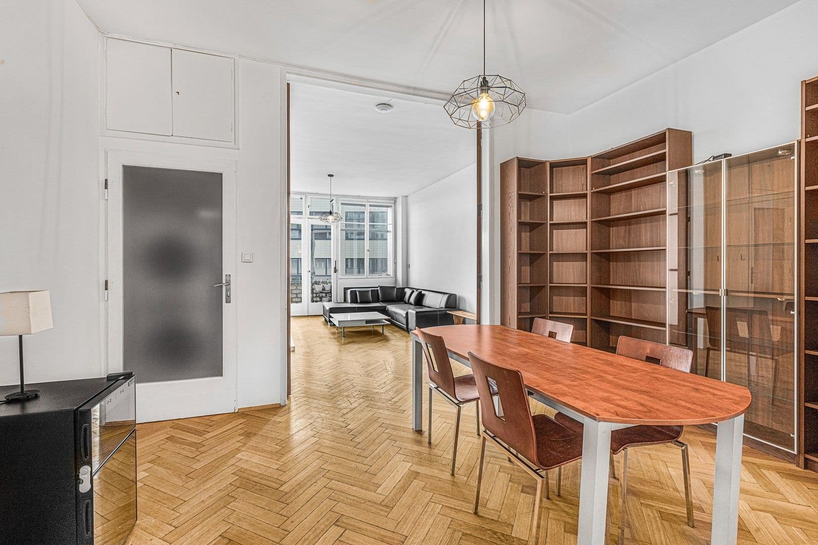 Prenájom bytu 4-izbový 105 m², Antonínská, Praha, Praha Prenájom bytu 4-izbový 105 m², Antonínská, Praha, Praha