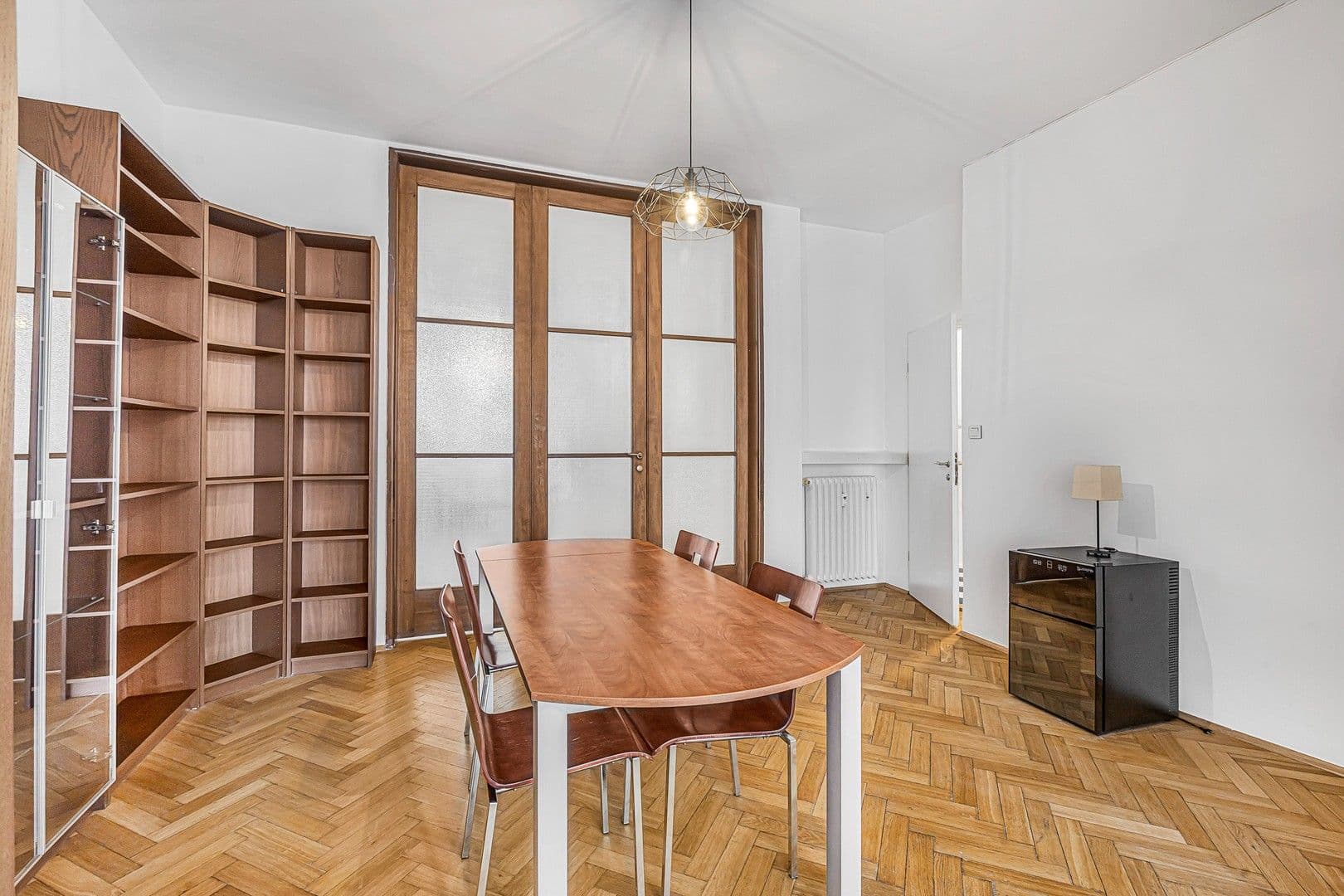 Prenájom bytu 4-izbový 105 m², Antonínská, Praha, Praha Prenájom bytu 4-izbový 105 m², Antonínská, Praha, Praha