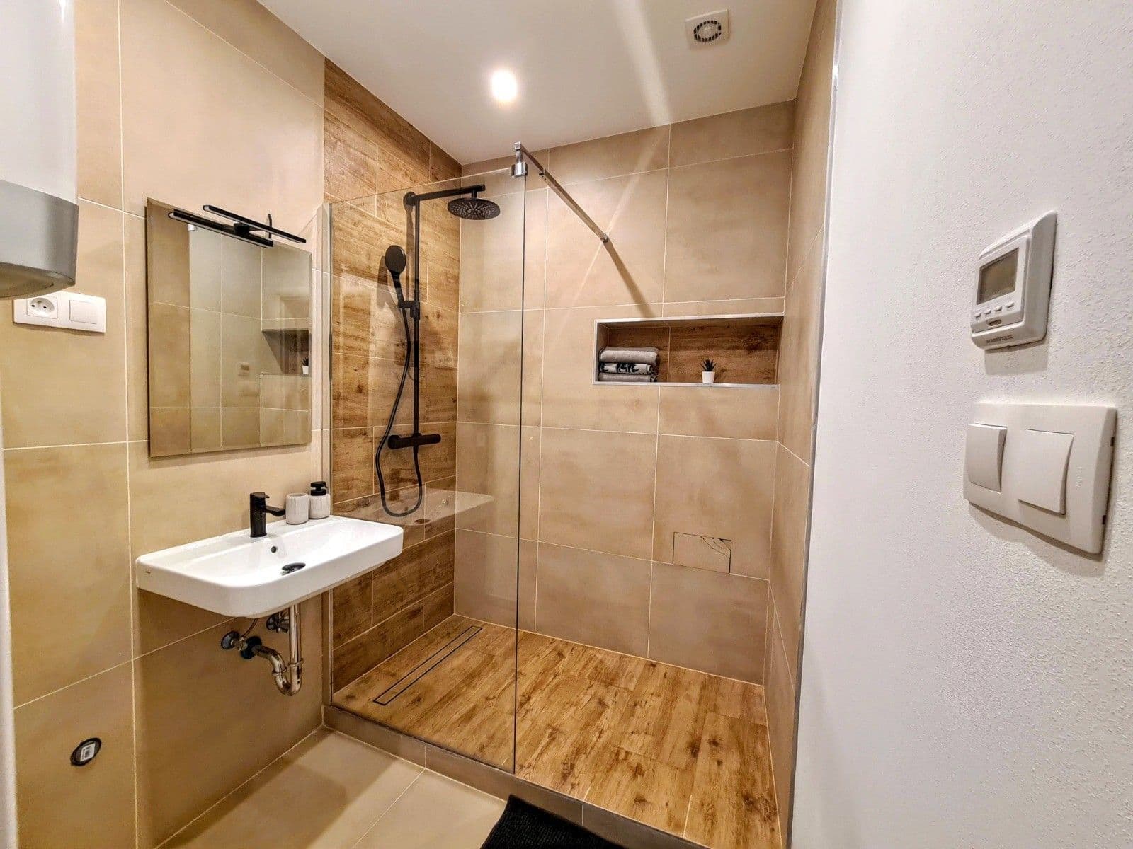 Prenájom bytu 1-izbový 39 m², Na Rokytce, Praha, Praha Prenájom bytu 1-izbový 39 m², Na Rokytce, Praha, Praha