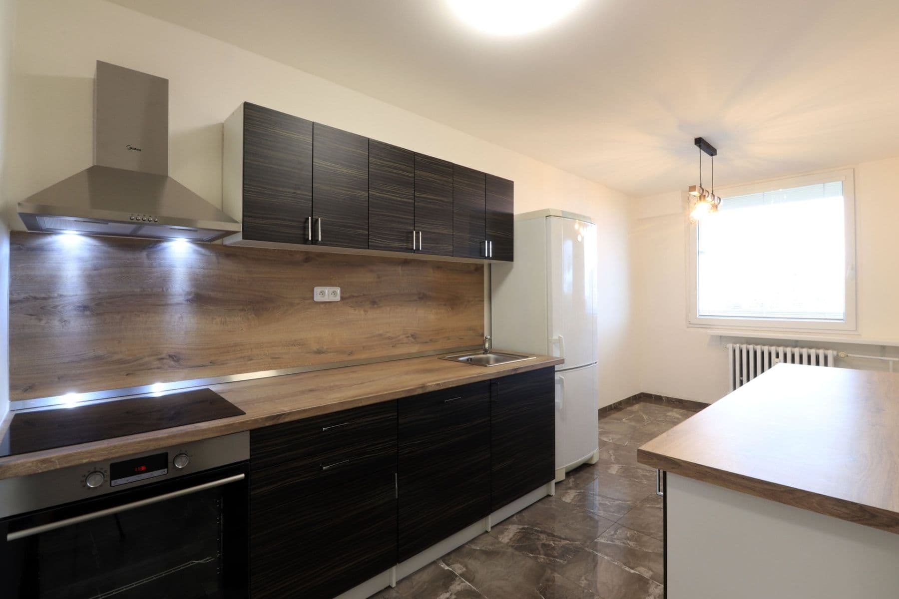Prenájom bytu 3-izbový 74 m², Chalupkova, Praha, Praha Prenájom bytu 3-izbový 74 m², Chalupkova, Praha, Praha
