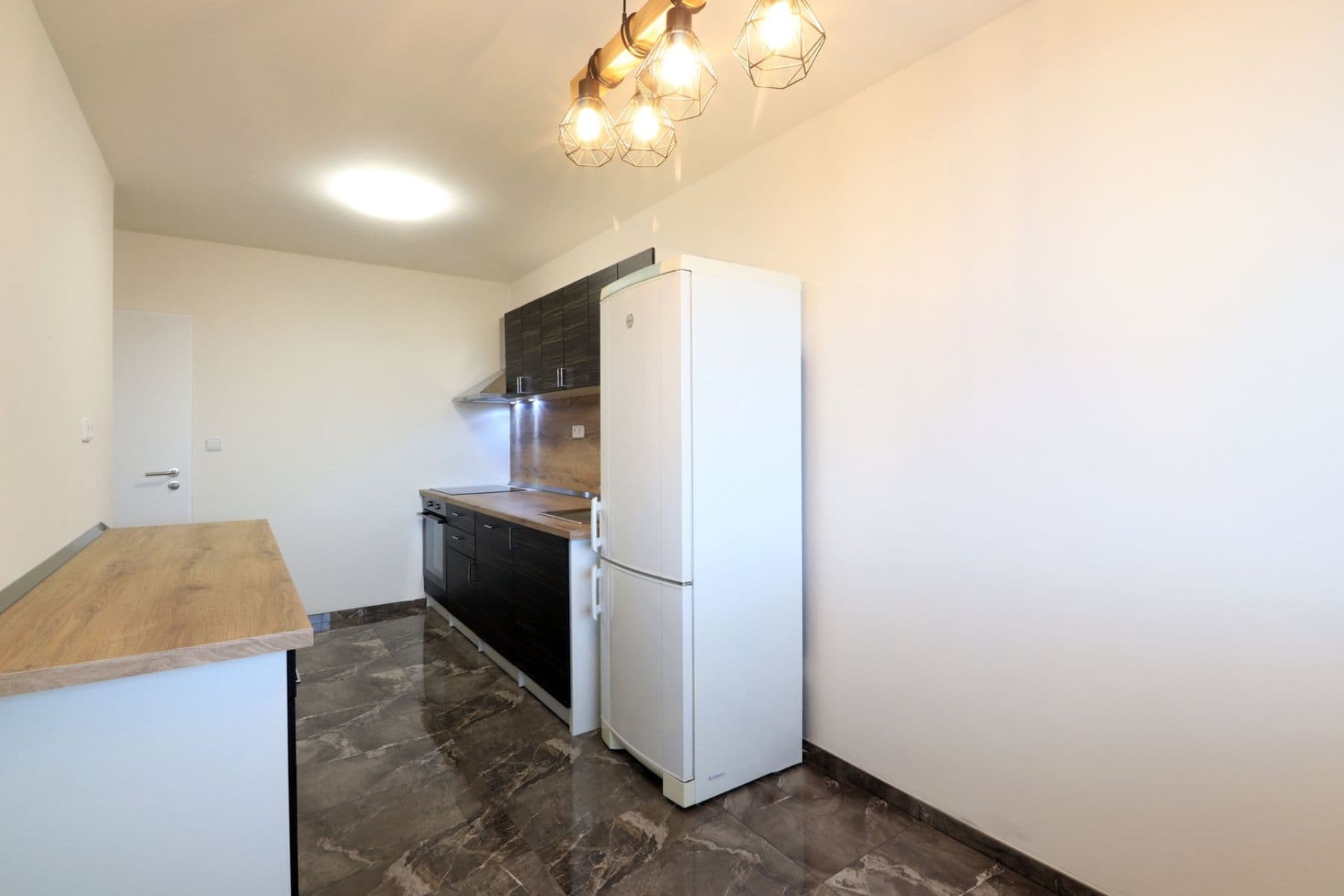 Prenájom bytu 3-izbový 74 m², Chalupkova, Praha, Praha Prenájom bytu 3-izbový 74 m², Chalupkova, Praha, Praha