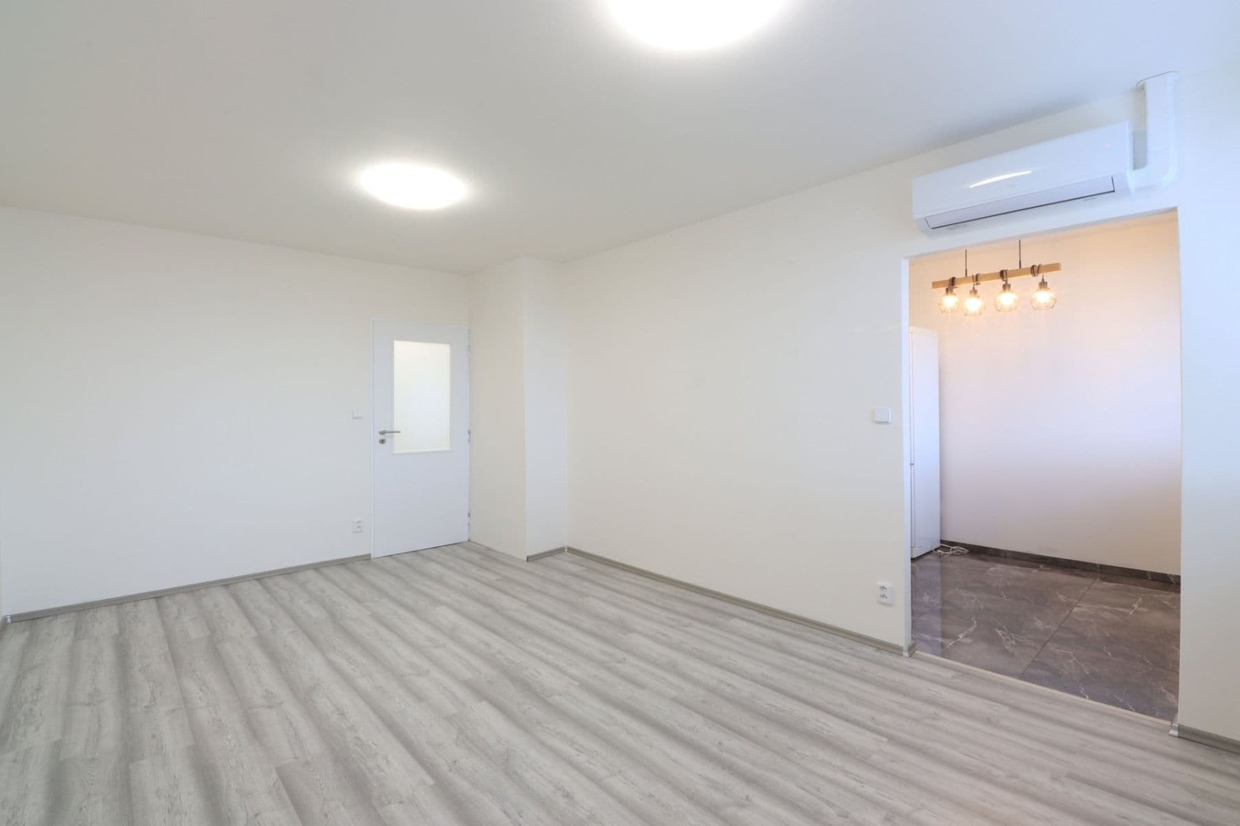 Prenájom bytu 3-izbový 74 m², Chalupkova, Praha, Praha Prenájom bytu 3-izbový 74 m², Chalupkova, Praha, Praha