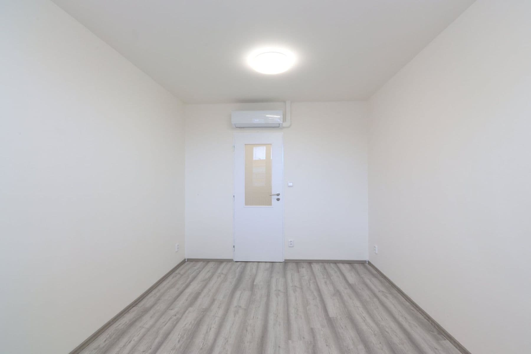 Prenájom bytu 3-izbový 74 m², Chalupkova, Praha, Praha Prenájom bytu 3-izbový 74 m², Chalupkova, Praha, Praha