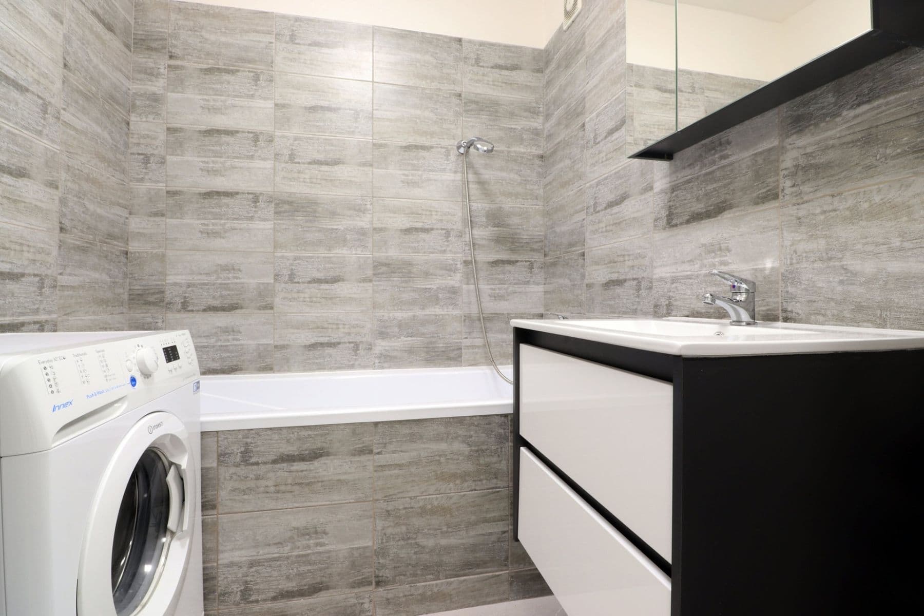 Prenájom bytu 3-izbový 74 m², Chalupkova, Praha, Praha Prenájom bytu 3-izbový 74 m², Chalupkova, Praha, Praha