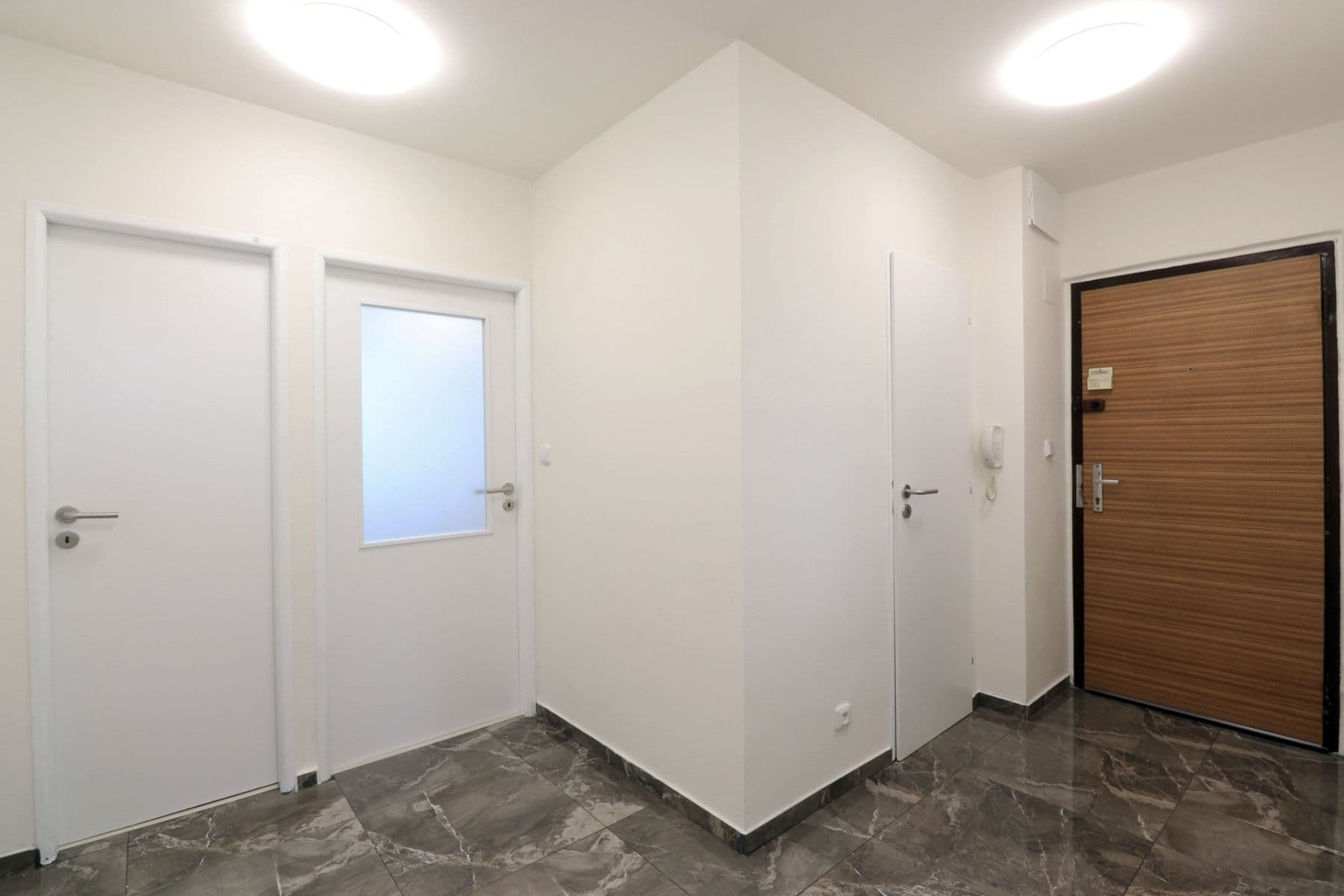 Prenájom bytu 3-izbový 74 m², Chalupkova, Praha, Praha Prenájom bytu 3-izbový 74 m², Chalupkova, Praha, Praha