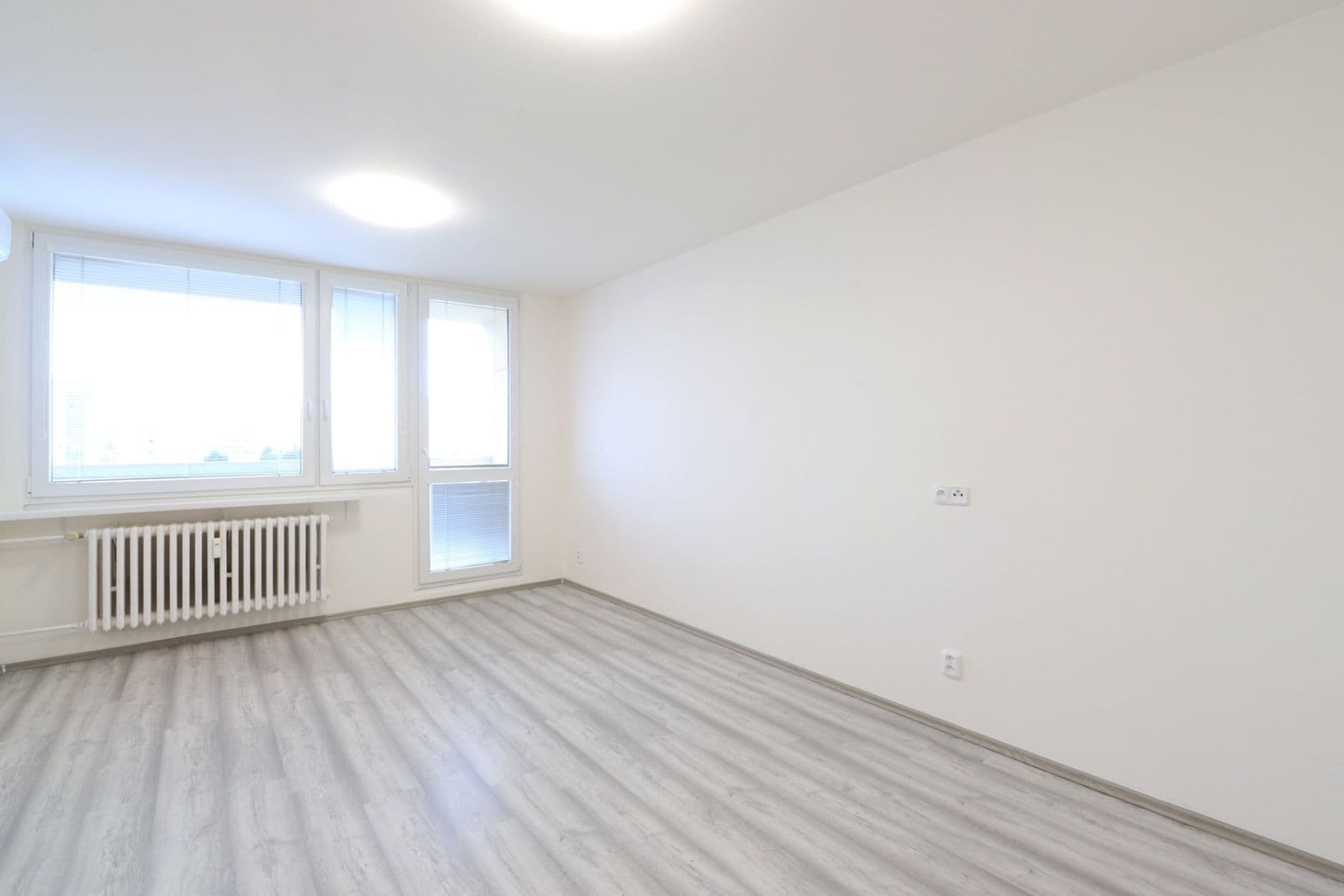 Prenájom bytu 3-izbový 74 m², Chalupkova, Praha, Praha Prenájom bytu 3-izbový 74 m², Chalupkova, Praha, Praha