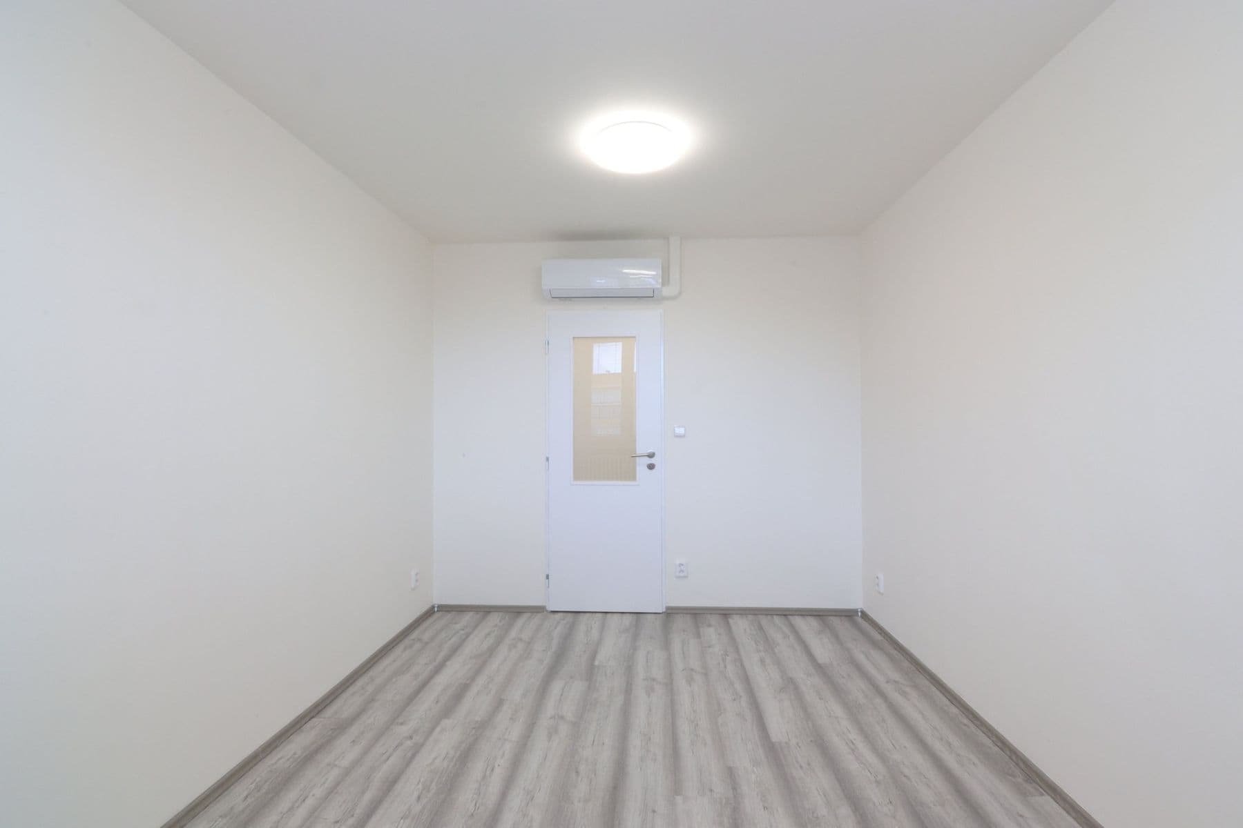 Prenájom bytu 3-izbový 74 m², Chalupkova, Praha, Praha Prenájom bytu 3-izbový 74 m², Chalupkova, Praha, Praha