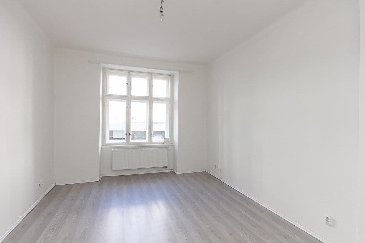 Prenájom bytu 2-izbový 80 m², V. P. Čkalova, Praha, Praha Prenájom bytu 2-izbový 80 m², V. P. Čkalova, Praha, Praha