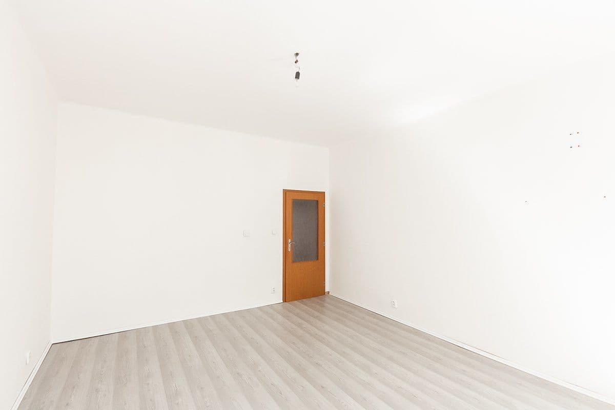 Prenájom bytu 2-izbový 80 m², V. P. Čkalova, Praha, Praha Prenájom bytu 2-izbový 80 m², V. P. Čkalova, Praha, Praha