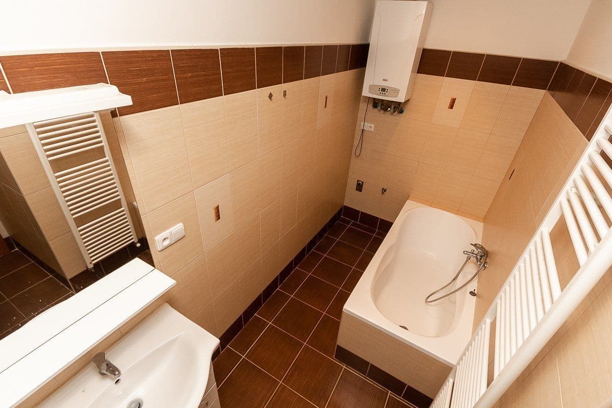 Prenájom bytu 2-izbový 80 m², V. P. Čkalova, Praha, Praha Prenájom bytu 2-izbový 80 m², V. P. Čkalova, Praha, Praha