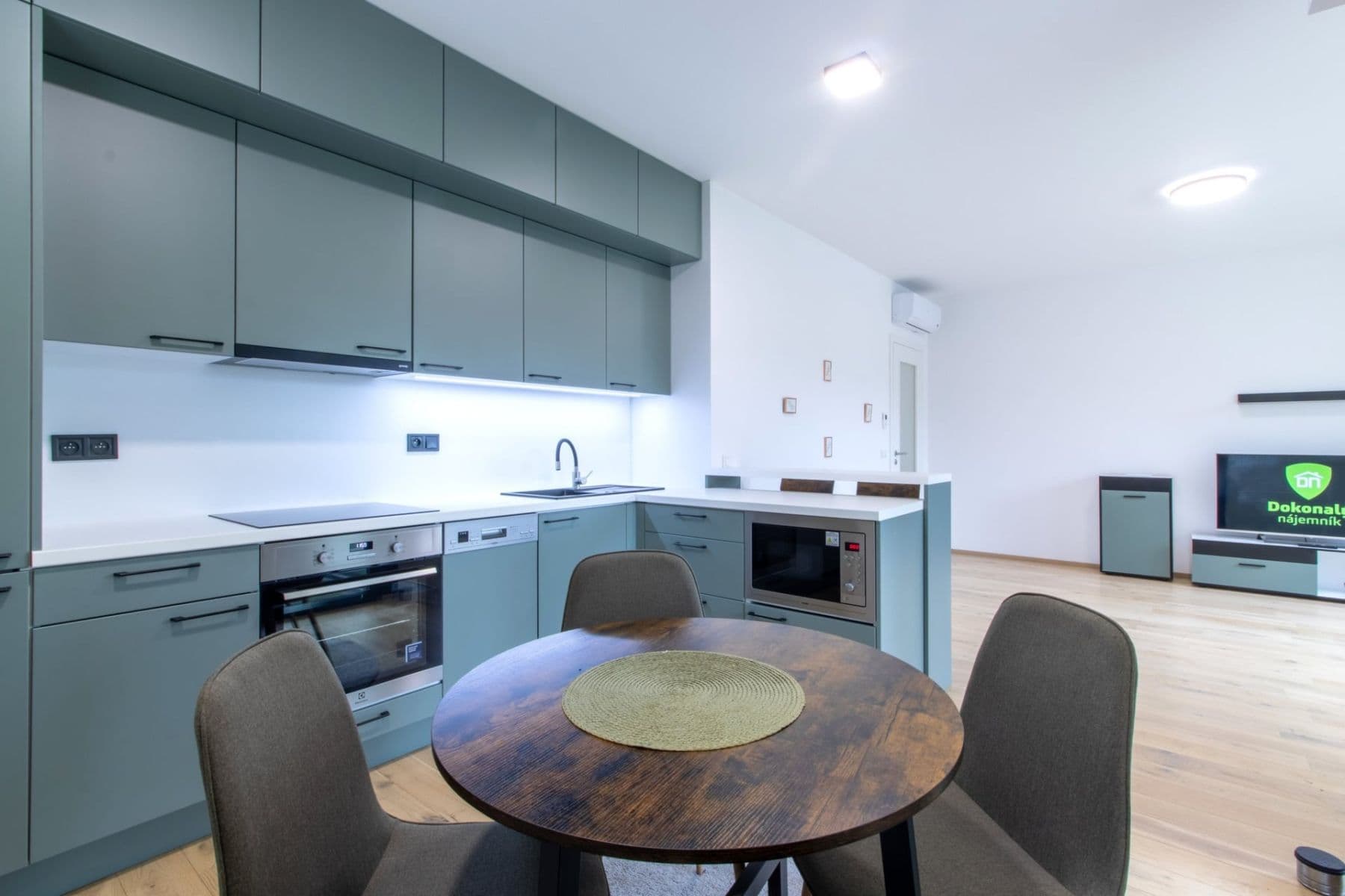 Prenájom bytu 2-izbový 59 m², Sokolova, Praha, Praha Prenájom bytu 2-izbový 59 m², Sokolova, Praha, Praha