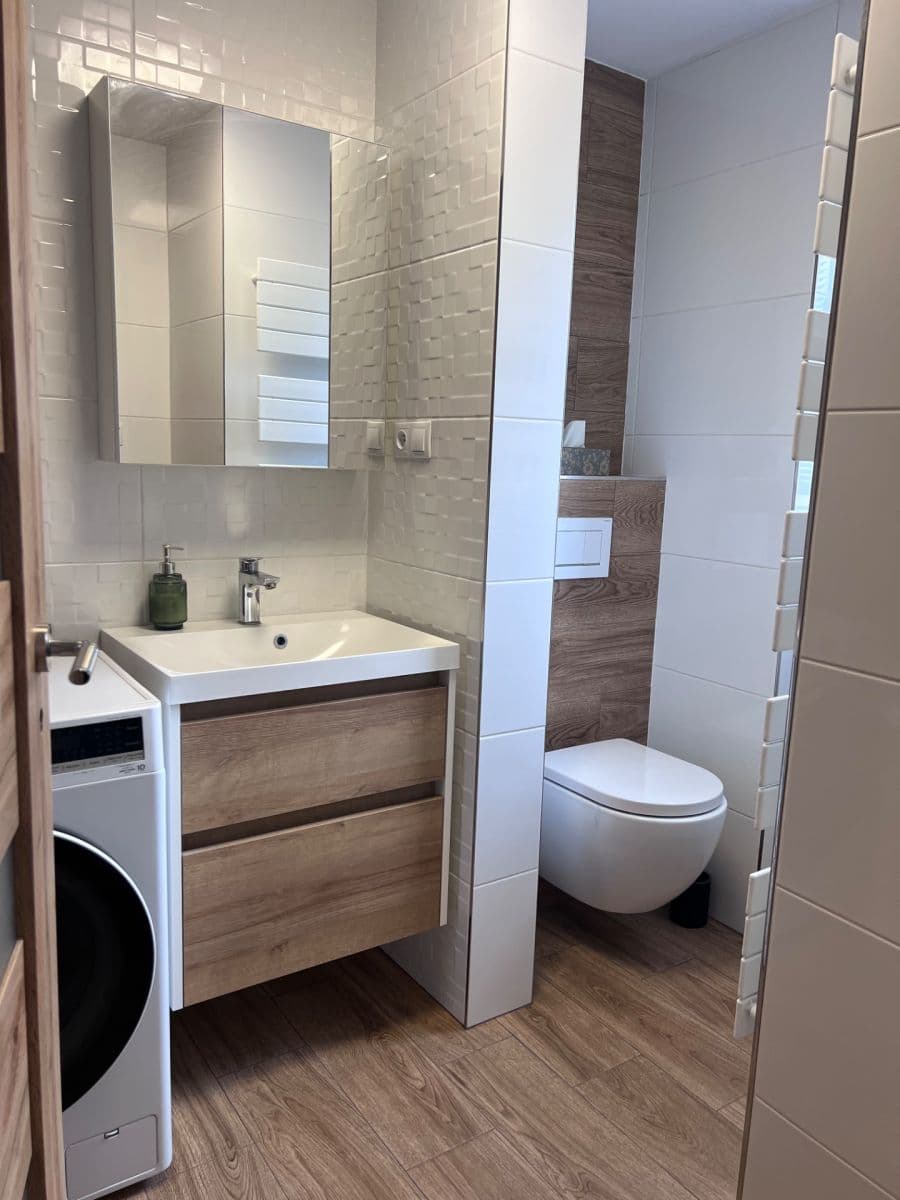 Prenájom bytu 2-izbový 59 m², Lidická, Zliv, Jihočeský kraj Prenájom bytu 2-izbový 59 m², Lidická, Zliv, Jihočeský kraj